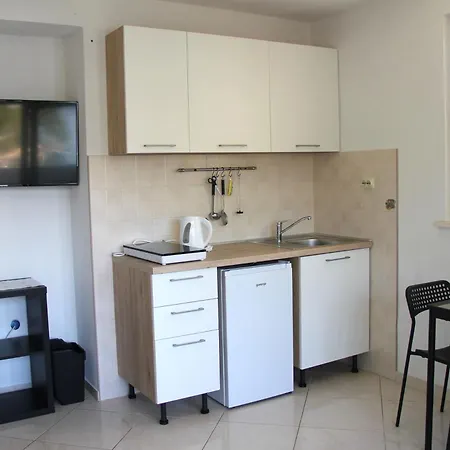 아파트 Vanda Seafront Fantastic 챠브타트